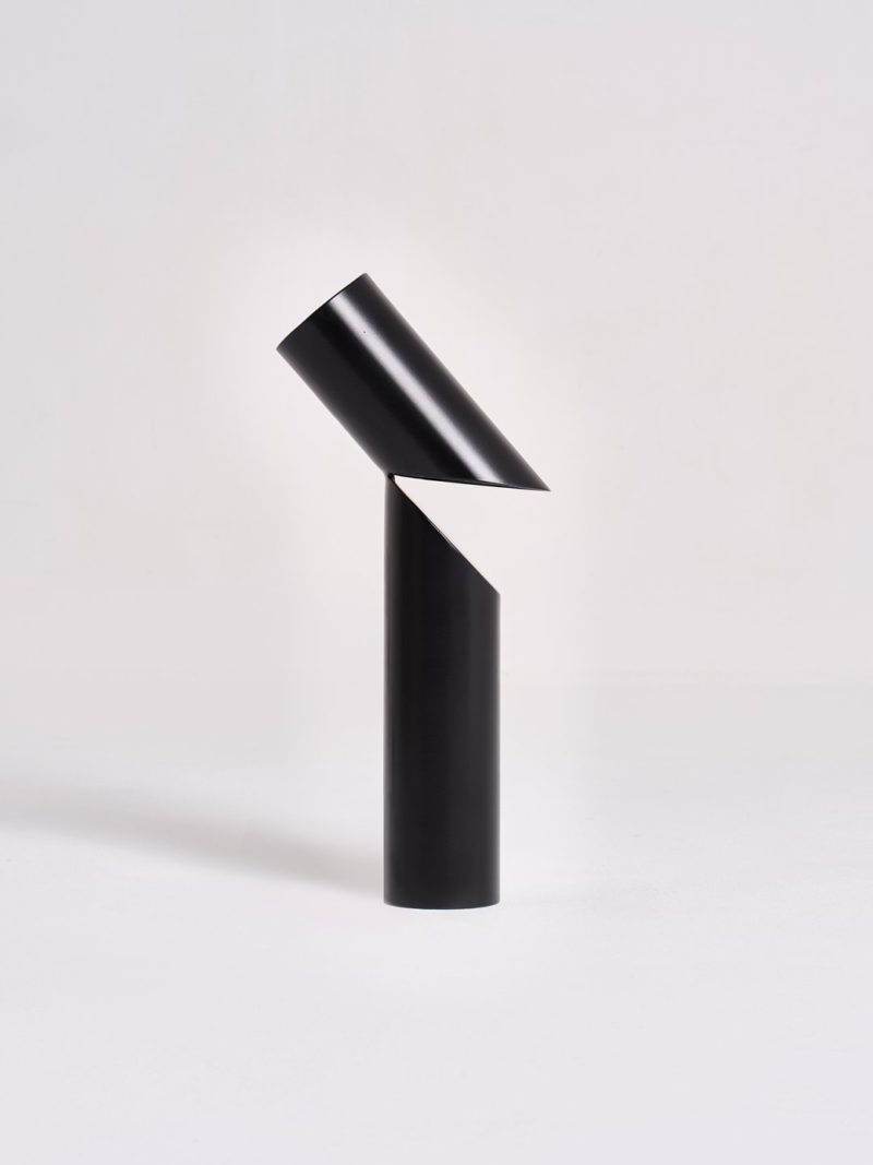 El mobiliario escultórico de Axel Chay. Pop, cinético, minimalista,... Memphis