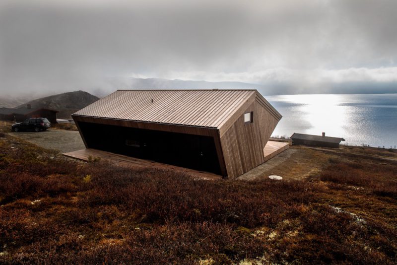 Hytte Imingfjell, el refugio "encapuchado" de Arkitektværelset © Marte Garmann