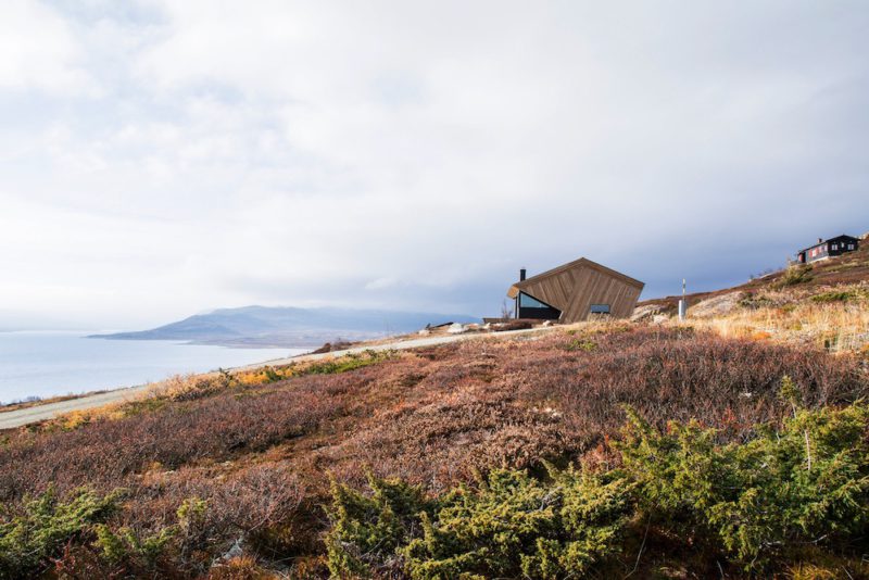 Hytte Imingfjell, el refugio "encapuchado" de Arkitektværelset © Marte Garmann