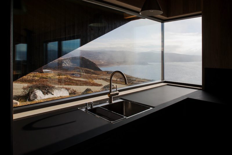 Hytte Imingfjell, el refugio "encapuchado" de Arkitektværelset © Marte Garmann