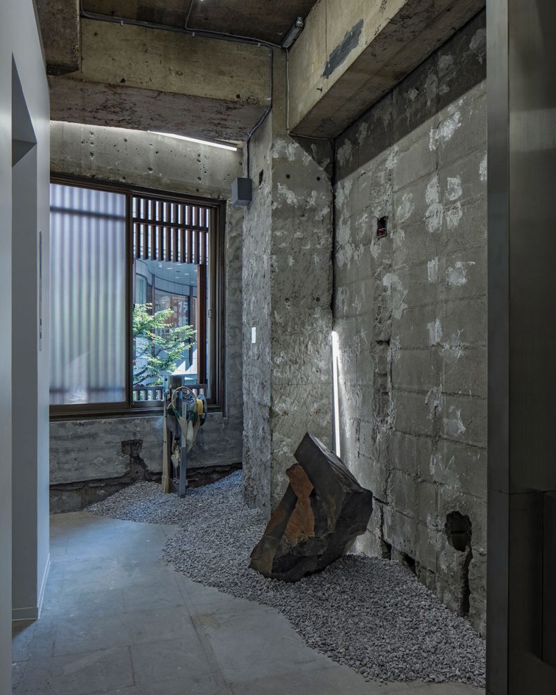 Kenta Nagai fuerza los límites de la arquitectura en ruinas