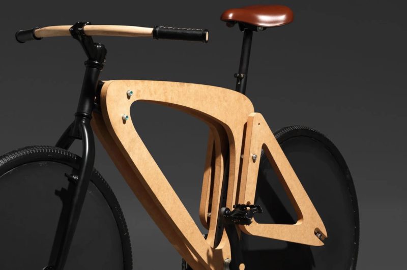 The Outlaw Bike: una bicicleta, una butaca, una mesa... una declaración de intenciones