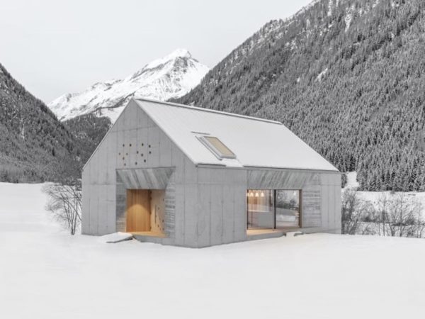 El refugio monolítico de Andreas Gruber en las cumbres de Bolzano