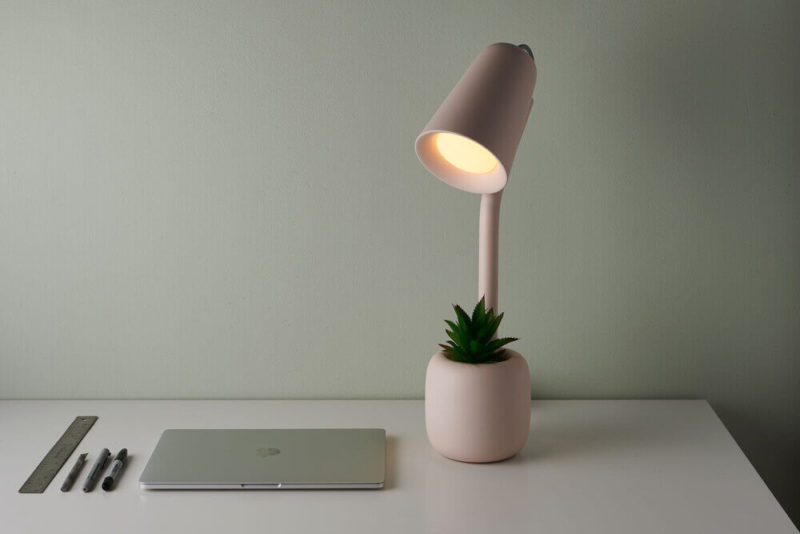 Suyo, minimalismo e impresión 3D en las lámparas de escritorio de McKay Nilson