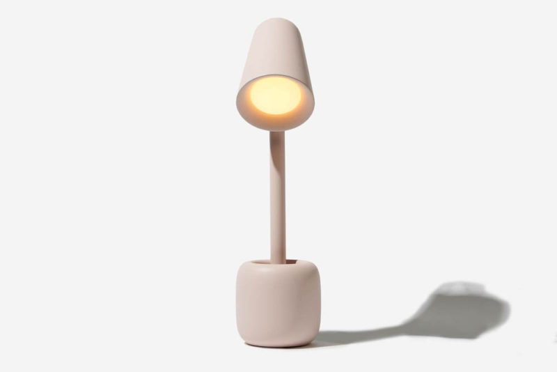 Suyo, minimalismo e impresión 3D en las lámparas de escritorio de McKay Nilson