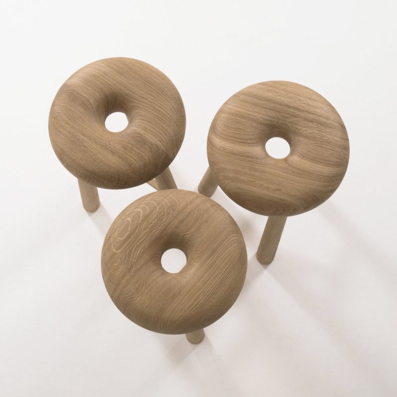 Baba, la colección de mobiliario toroidal de Emmanuelle Simon