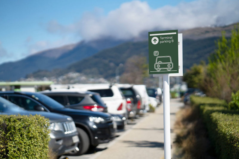 La señalética de Makebardo para el Queenstown