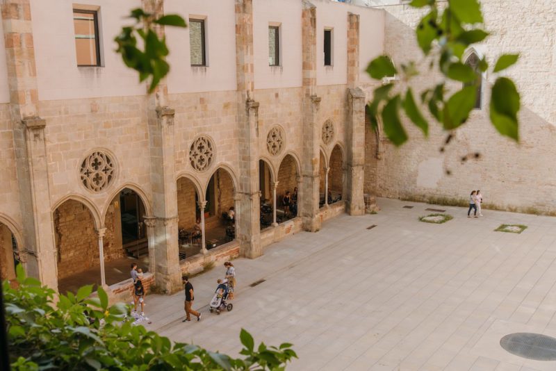 118 Studio convierte un antiguo convento en un centro de orientación juvenil