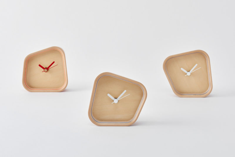 Rotation, los relojes de madera y papel de Kai Sato