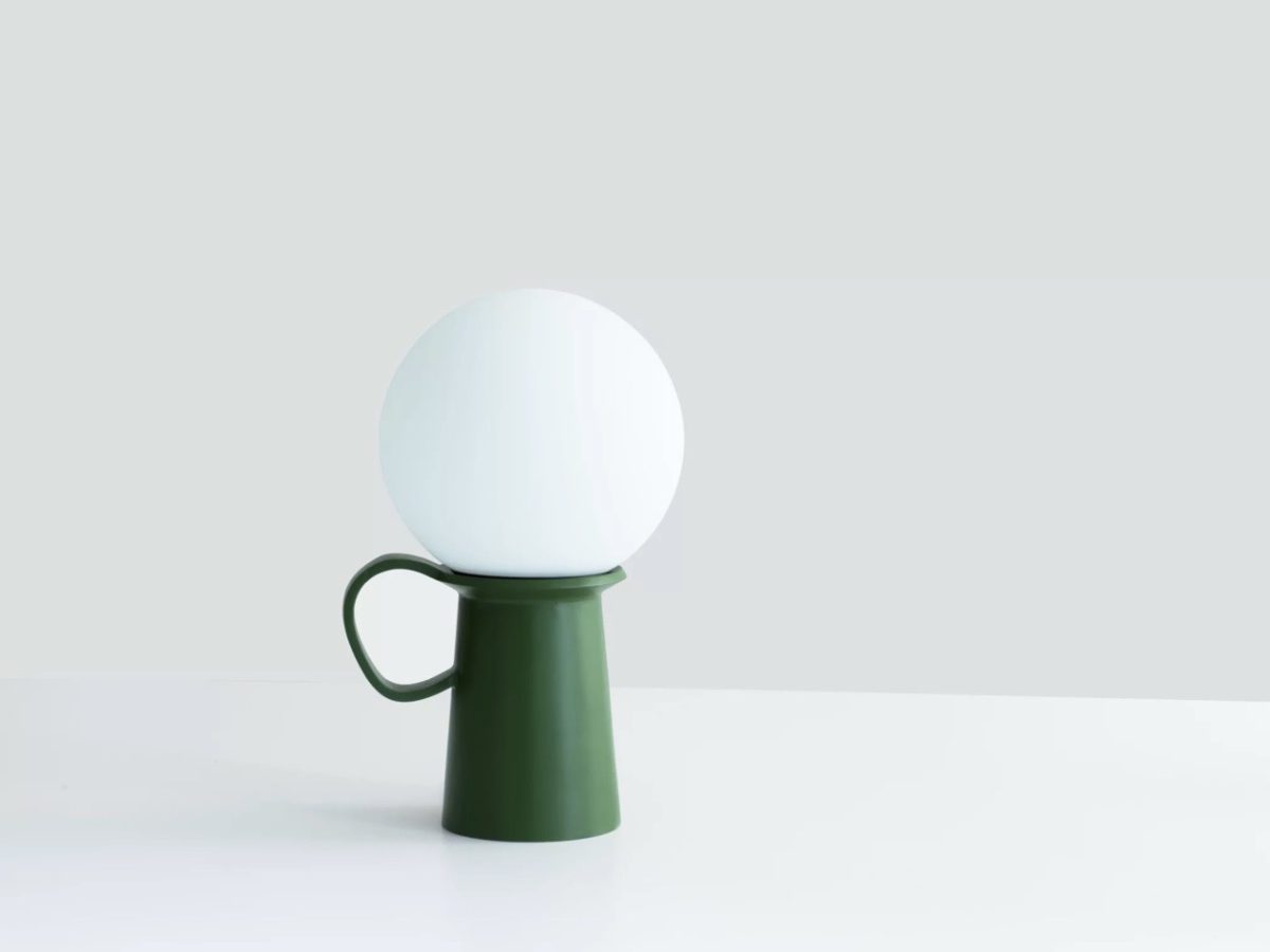 Una jarra, un candelabro,… no, es una lampara portátil y es de Hayo Gebauer