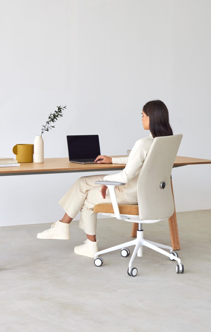 Esitt y Lin, mobiliario específico para espacios de trabajo de Alegre Design