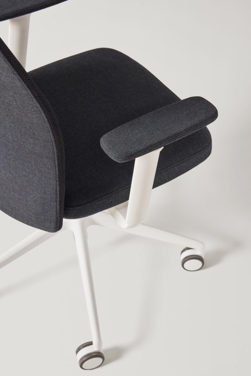 Esitt y Lin, mobiliario específico para espacios de trabajo de Alegre Design