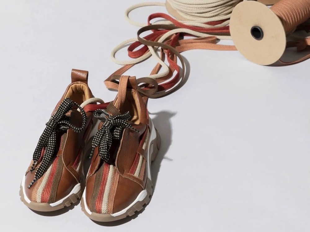 Joyas en los pies: Mara Zukermann y su arte portante