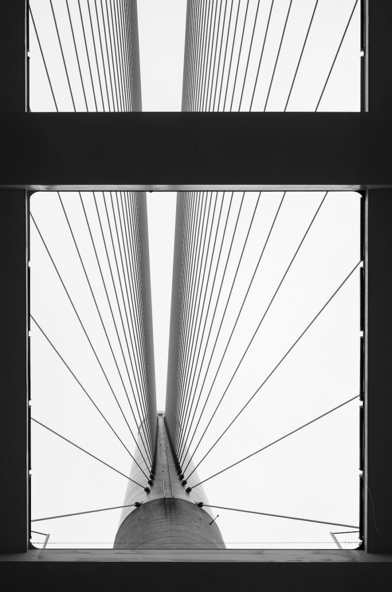 La íntima geometría de un megapuente, una serie de Leo H.Li