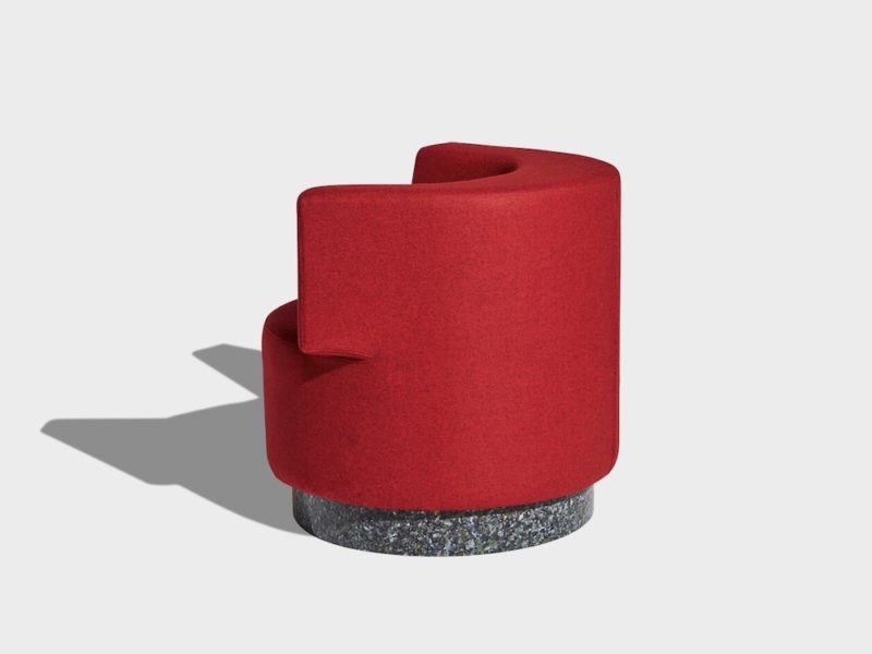 Confetti, el sillón de Gibson Karlo producido en plástico 100% reciclado