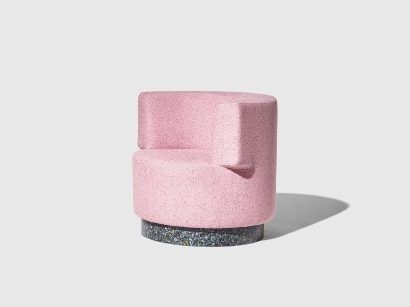 Confetti, el sillón de Gibson Karlo producido en plástico 100% reciclado