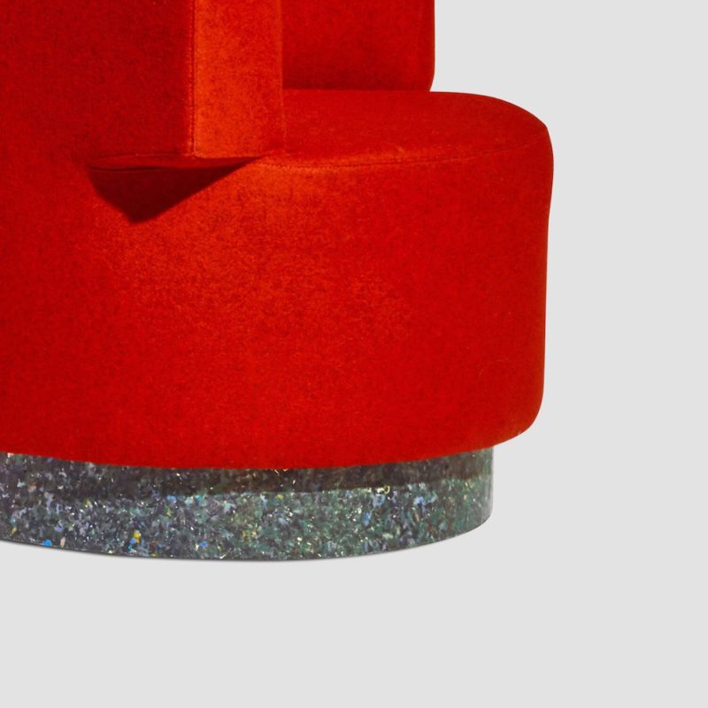 Confetti, el sillón de Gibson Karlo producido en plástico 100% reciclado