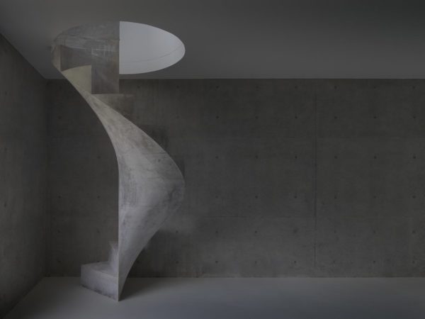 House in Akitsu, la sublimación del cemento de Kazunori Fujimoto