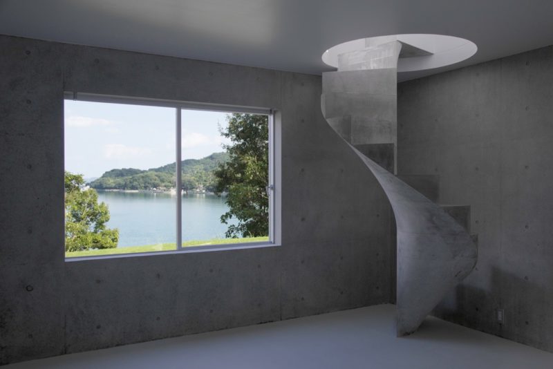 House in Akitsu, la sublimación del cemento de Kazunori Fujimoto