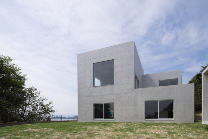 House in Akitsu, la sublimación del cemento de Kazunori Fujimoto