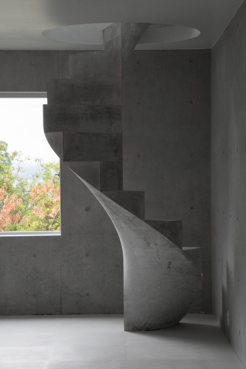 House in Akitsu, la sublimación del cemento de Kazunori Fujimoto