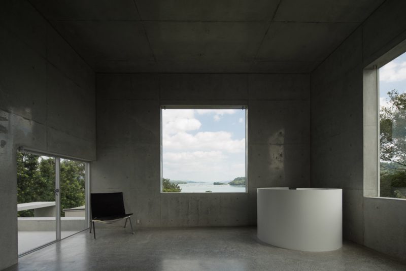 House in Akitsu, la sublimación del cemento de Kazunori Fujimoto