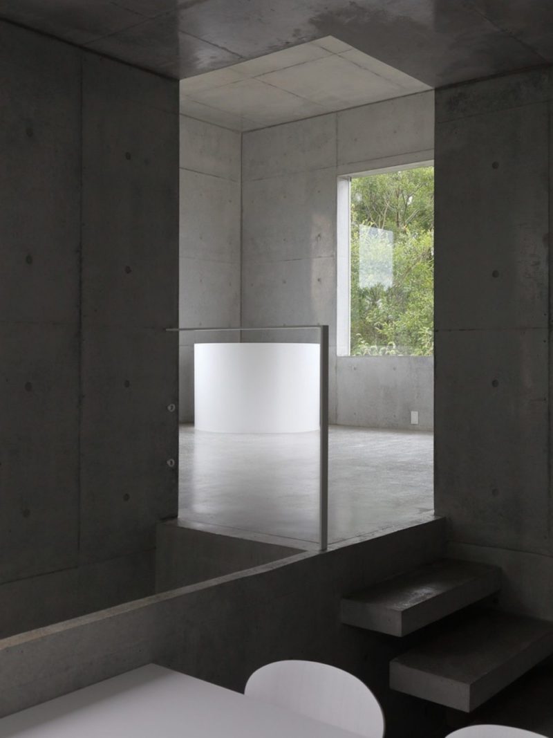 House in Akitsu, la sublimación del cemento de Kazunori Fujimoto