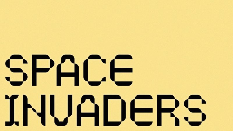 Luca, B. diseña la imagen de Space Invaders, una obra de teatro para adolescentes