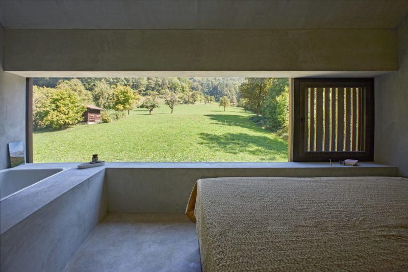 La casa "granero" de Be Architektur. Un homenaje a la arquitectura de la suiza rural. © Vito Stallone