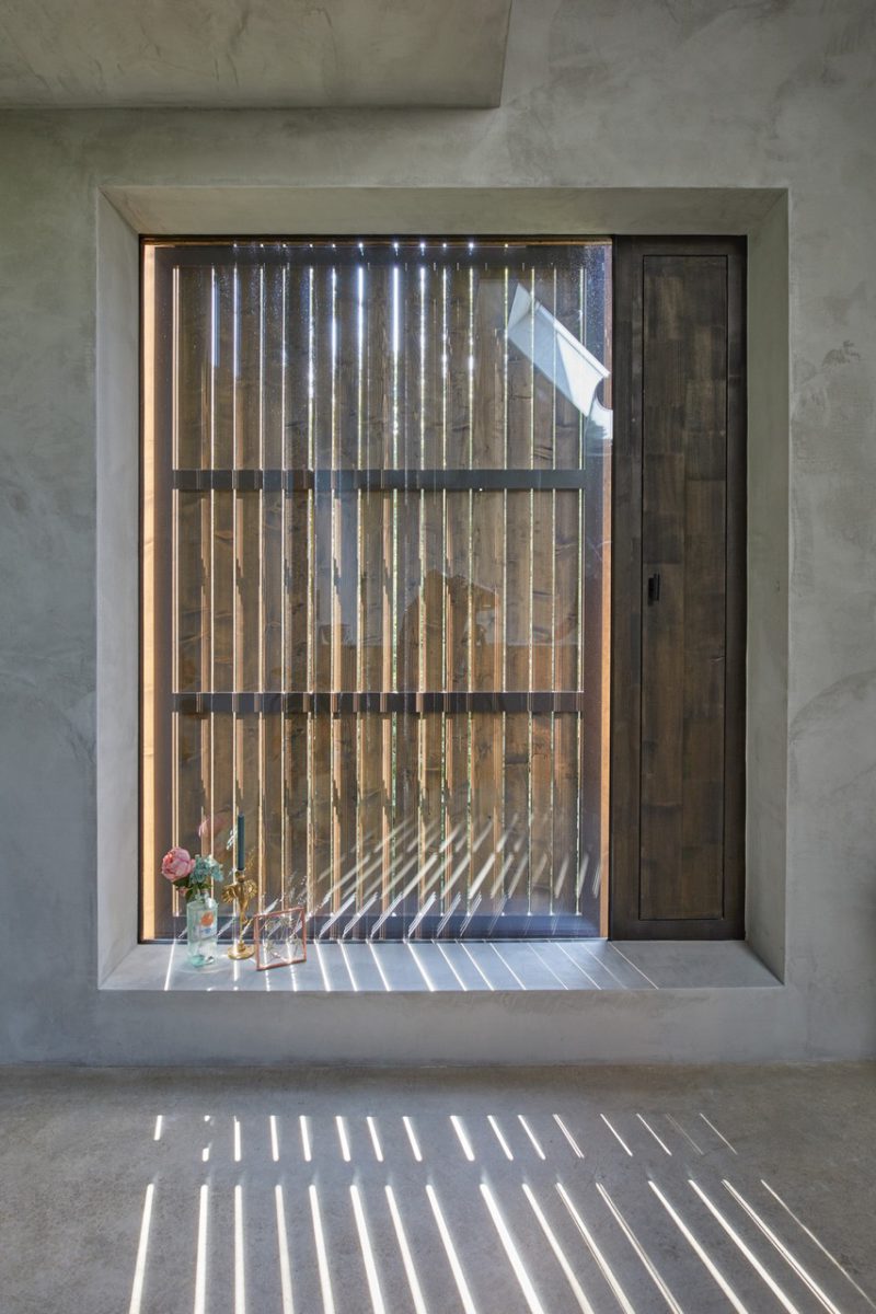 La casa "granero" de Be Architektur. Un homenaje a la arquitectura de la suiza rural. © Vito Stallone