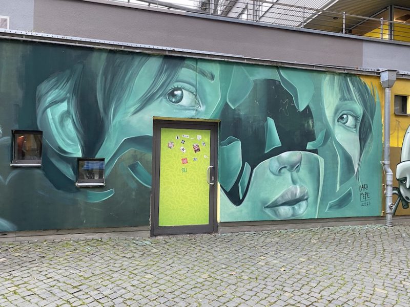 Miradas urbanas: los murales de Caro Pepe en Berlín