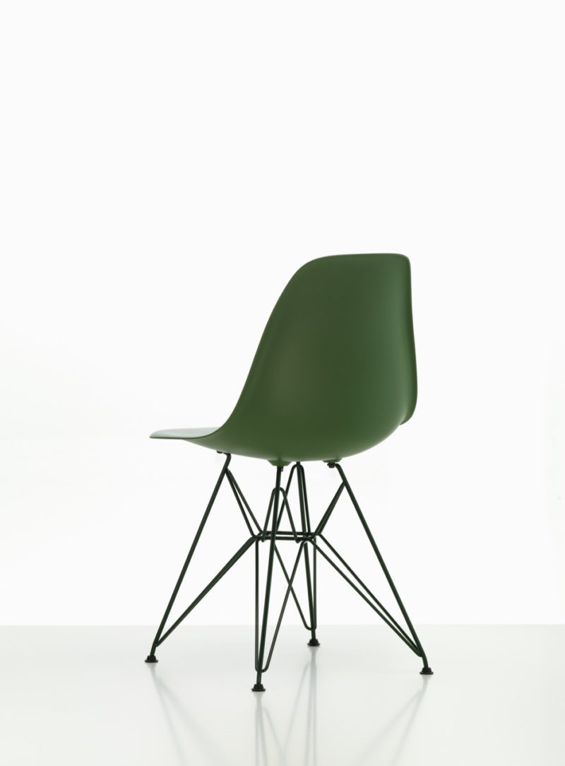 La icónica silla Shell de Charles y Ray Eames cobra nueva vida