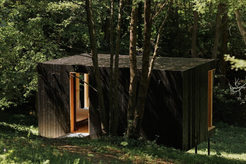 Hytta, el refugio para potenciar la creatividad de Adam Hofman y Dominik Ilichman © Studio Flusser / Julius Filip