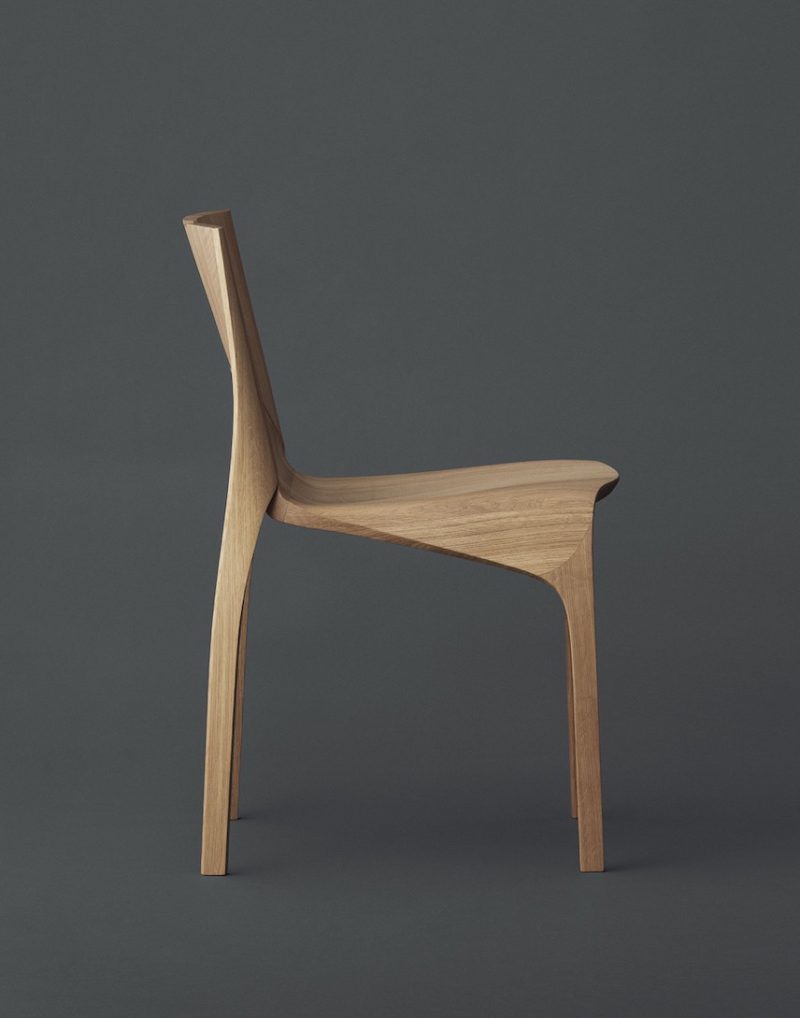 Seyun: madera, asimetría y buen gusto. Una silla de Zaha Hadid Design para Karimoku