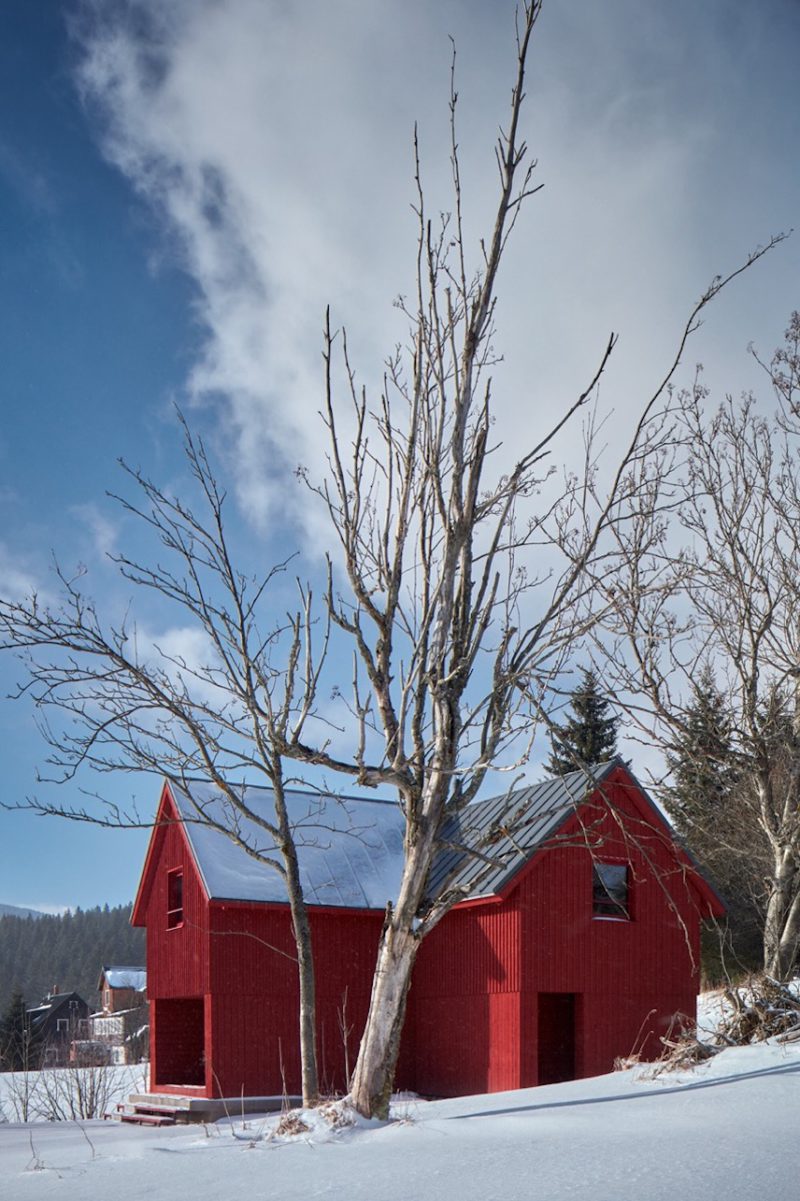 ADR firma Bučina Cottage. Una singularidad arquitectónica en Parque Nacional de Krkonoše © BoysPlayNice