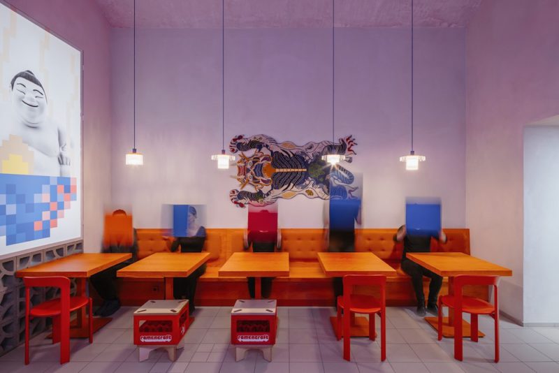 SOA firma Ramencraft. Una experiencia arquitectónica y gastronómica en el corazón de Praga. © Studio Flusser