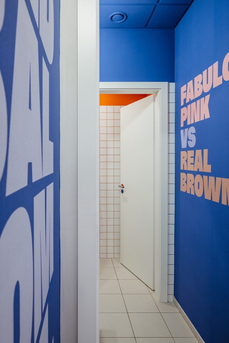 SOA firma Ramencraft. Una experiencia arquitectónica y gastronómica en el corazón de Praga. © Studio Flusser