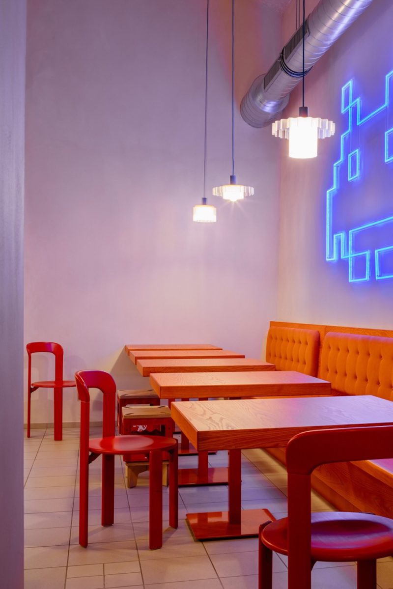 SOA firma Ramencraft. Una experiencia arquitectónica y gastronómica en el corazón de Praga. © Studio Flusser