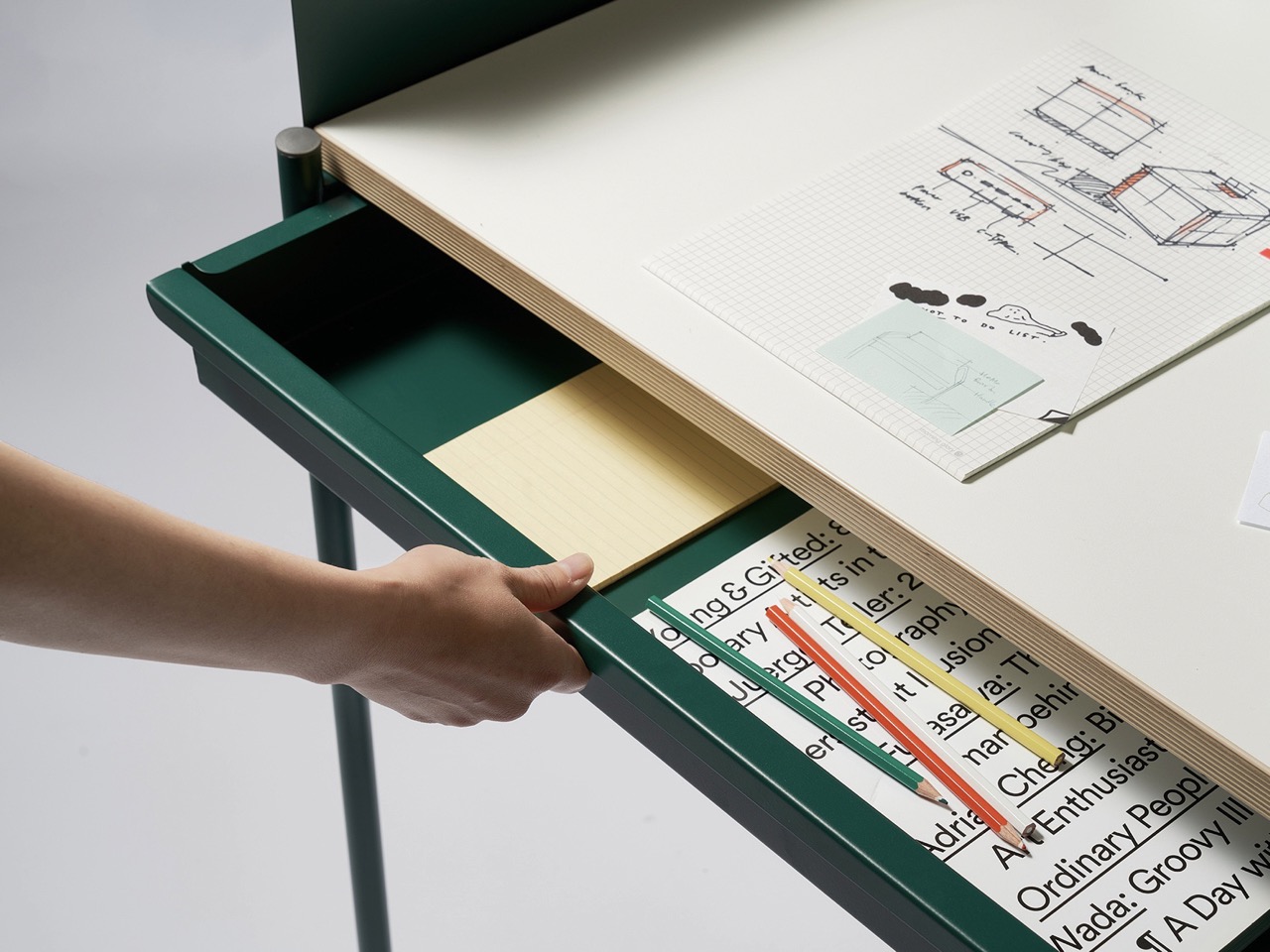 A Single Desk, otro acierto de Found/Founded | Experimenta