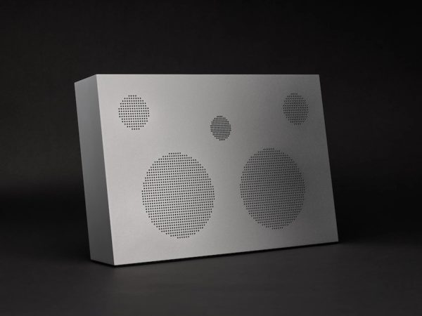 Nocs y el oficio de diseñar el sonido. Esta vez se llama Monolith X Aluminum © Ion Kombokis