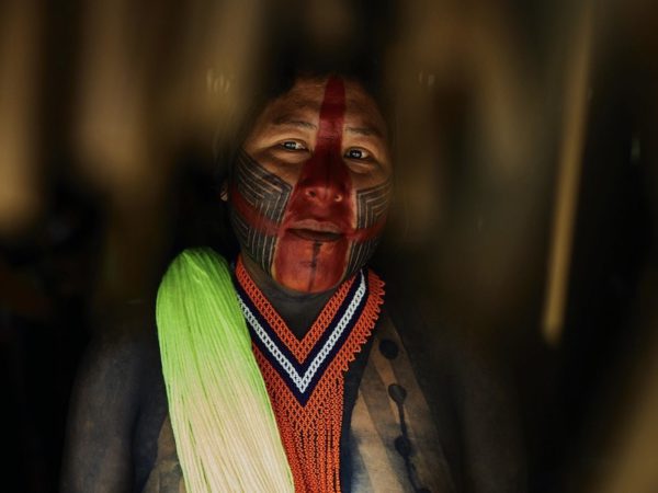 Ojos que cuentan. El fotógrafo Loiro Cunha y las mujeres kayapó