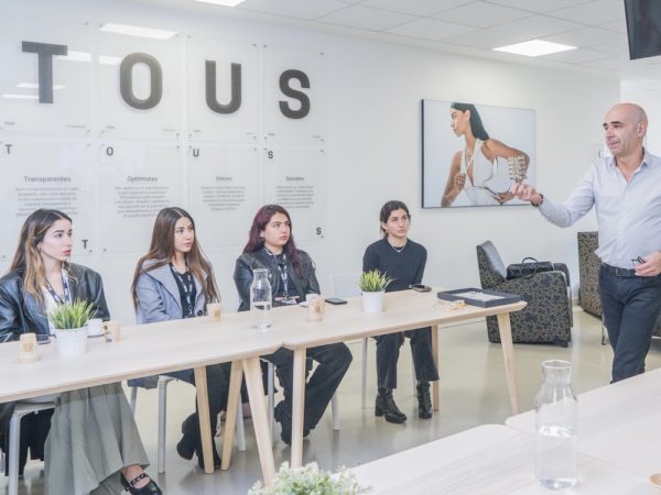 La Cátedra Tous-Elisava lanza una convocatoria de dos becas del 50% para su nuevo posgrado en creatividad y branding