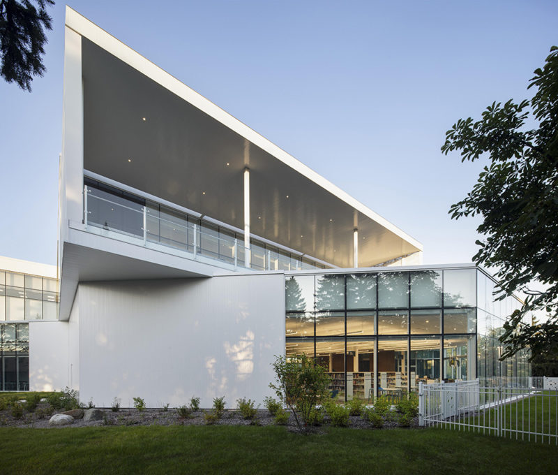 Biblioteca L’Octogone renace en Montreal